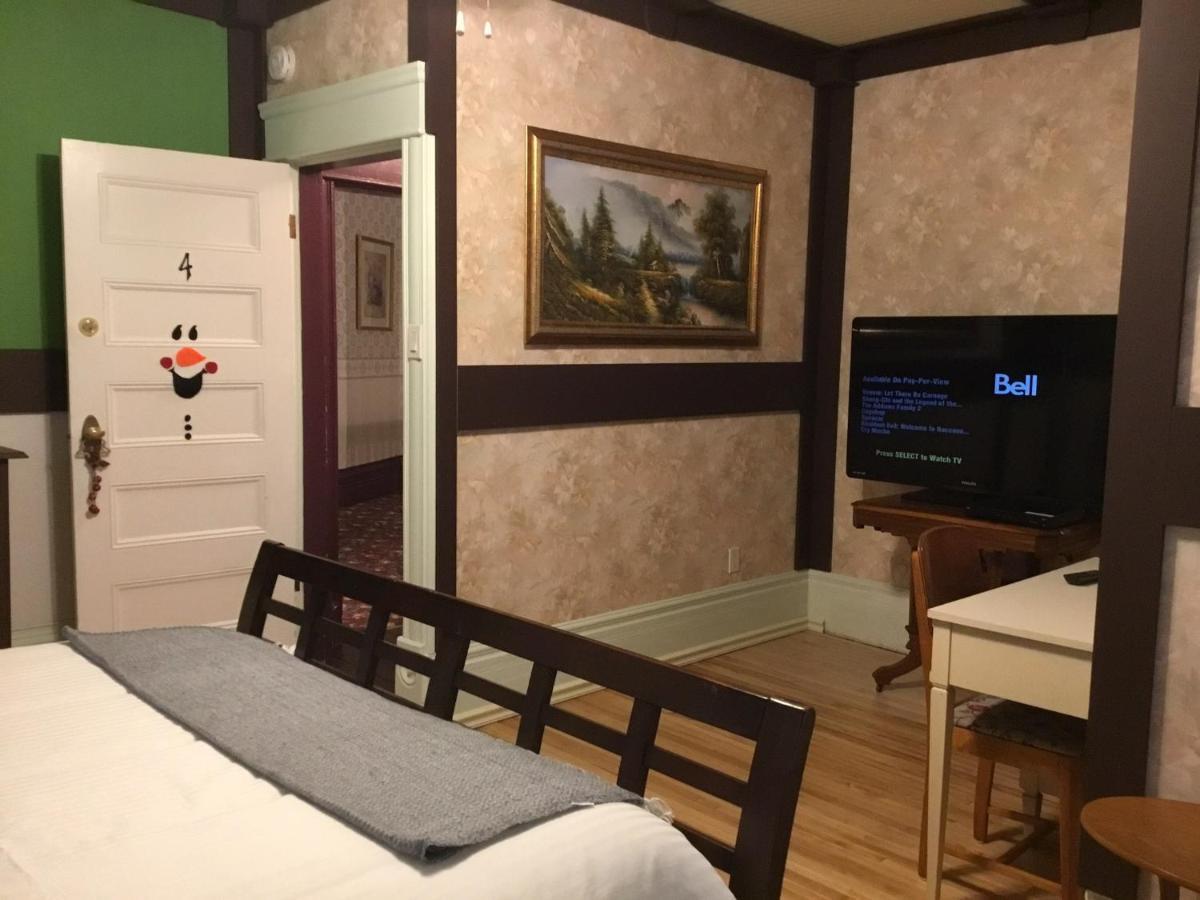 Marmora And Lake Inn And Victorian Diner מראה חיצוני תמונה