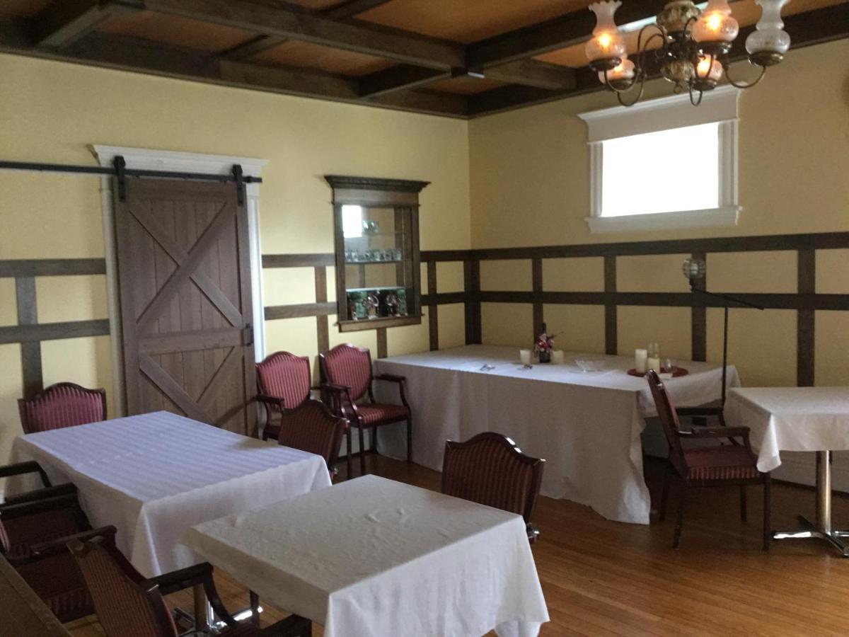 Marmora And Lake Inn And Victorian Diner מראה חיצוני תמונה